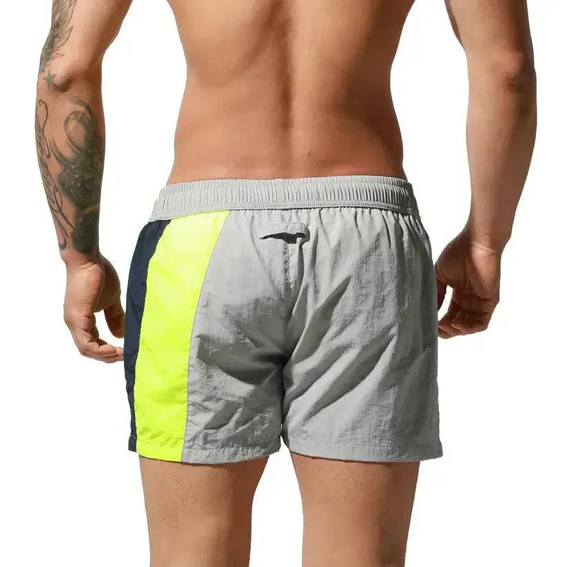 Desmiit Men's Geometric Stitching Board Shorts Swim & Sports Wear